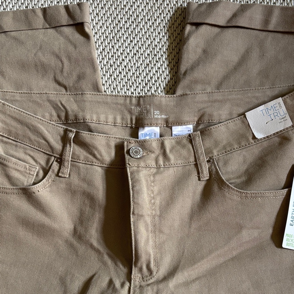 Pants mid- rise capri womens new size 20 Time and Tru brownstone